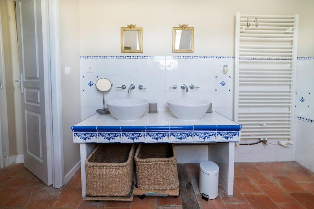 Le Clos Du Tilleul Fabuleuse Propriete 15 A 30 Pers Piscine Au Coeur D'Un Charmant Village Thilouze ภายนอก รูปภาพ