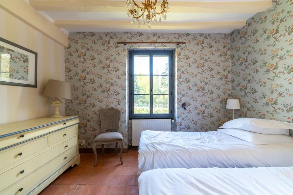 Le Clos Du Tilleul Fabuleuse Propriete 15 A 30 Pers Piscine Au Coeur D'Un Charmant Village Thilouze ภายนอก รูปภาพ